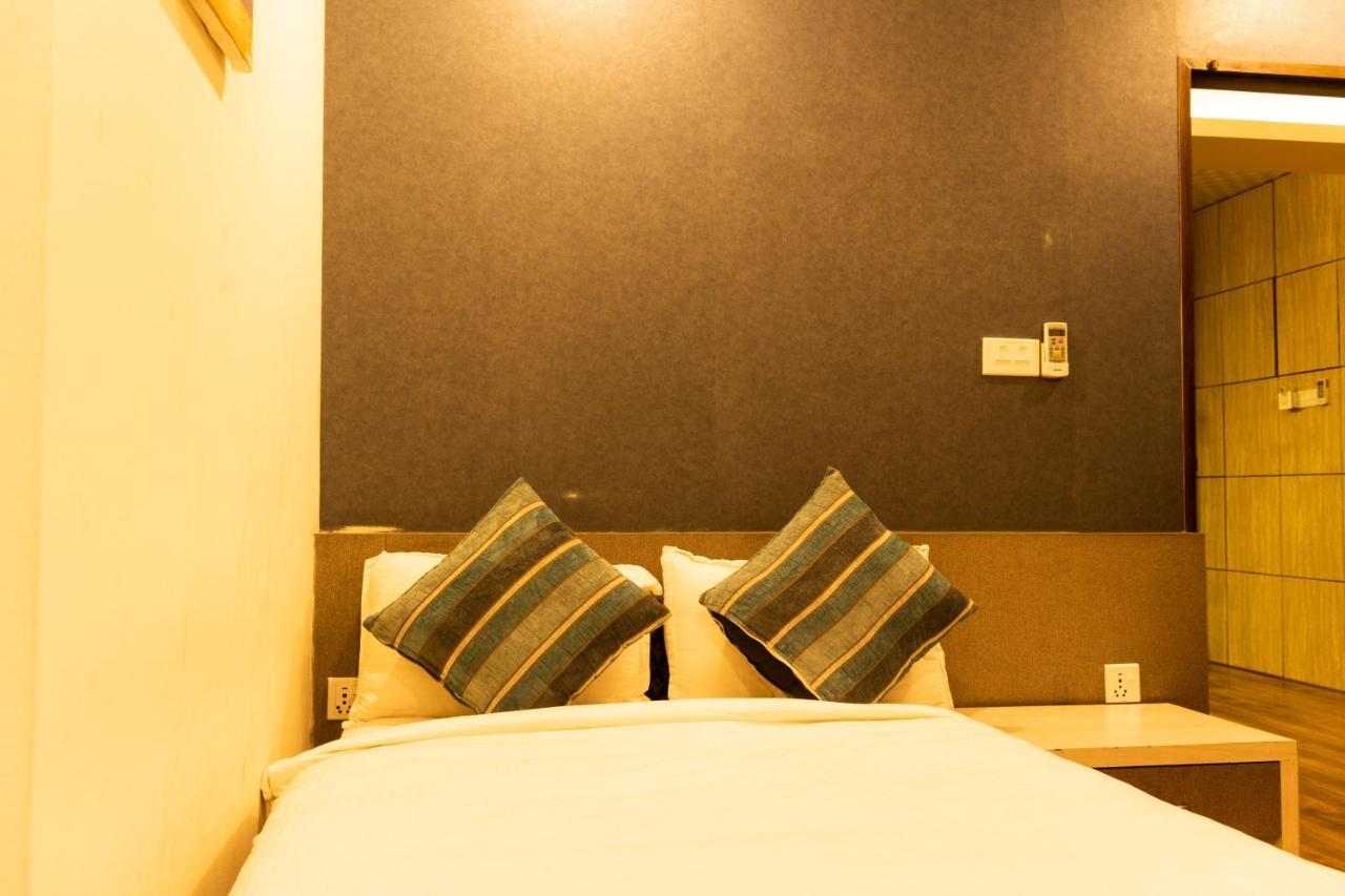 Classic Serviced Apartments Jawlakhel Esterno foto