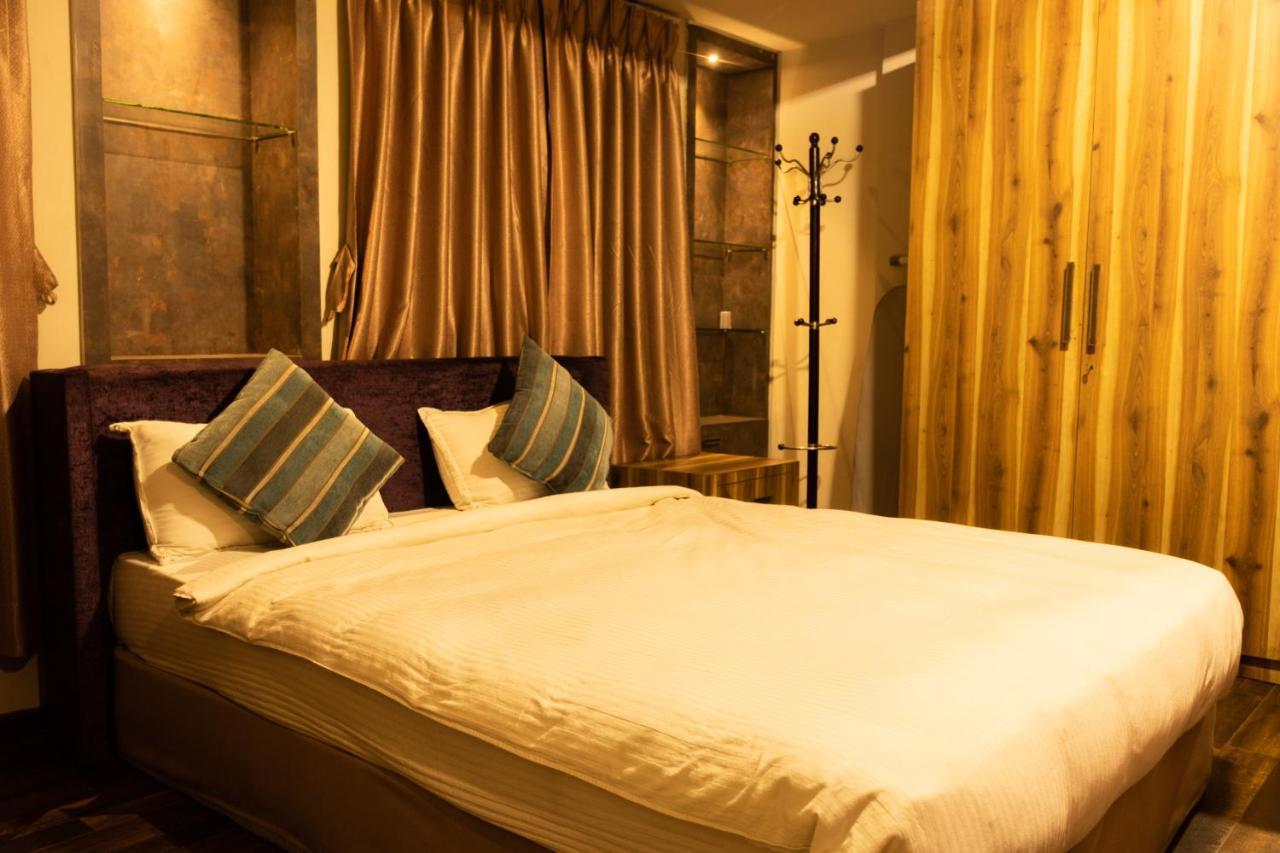 Classic Serviced Apartments Jawlakhel Esterno foto