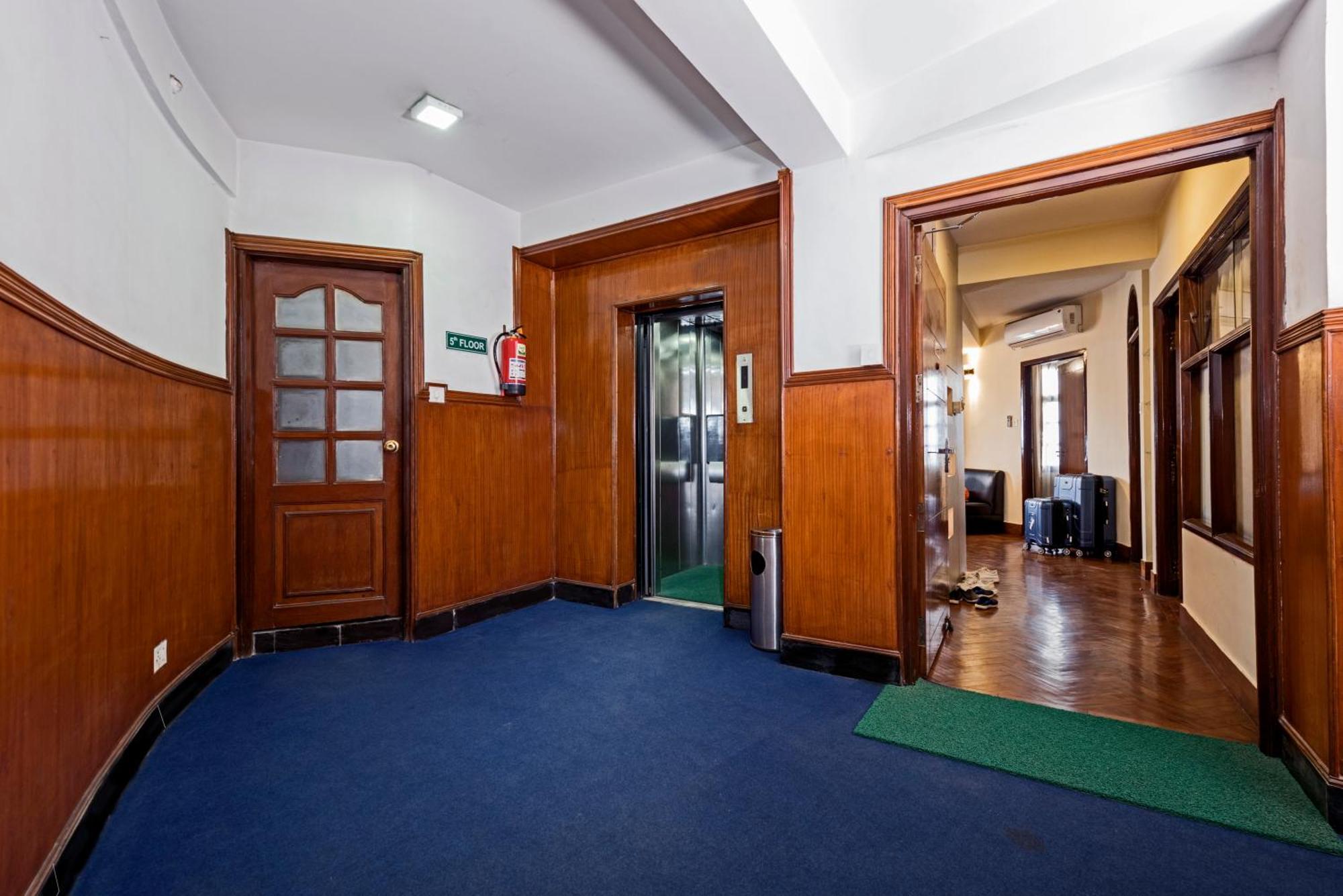 Classic Serviced Apartments Jawlakhel Esterno foto