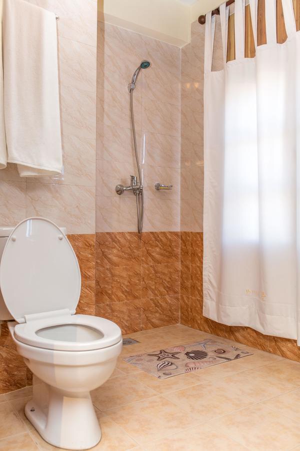 Classic Serviced Apartments Jawlakhel Esterno foto