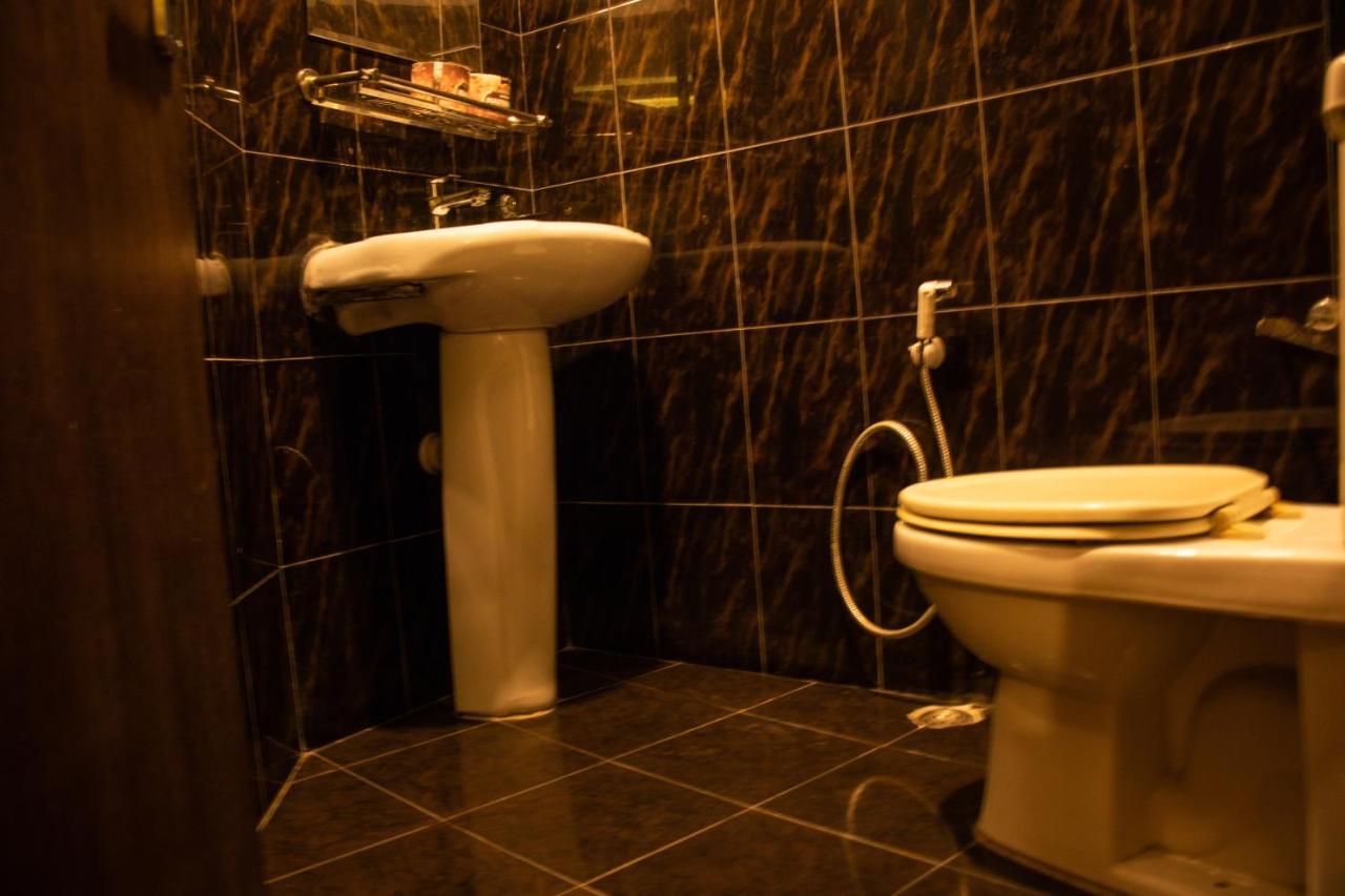 Classic Serviced Apartments Jawlakhel Esterno foto
