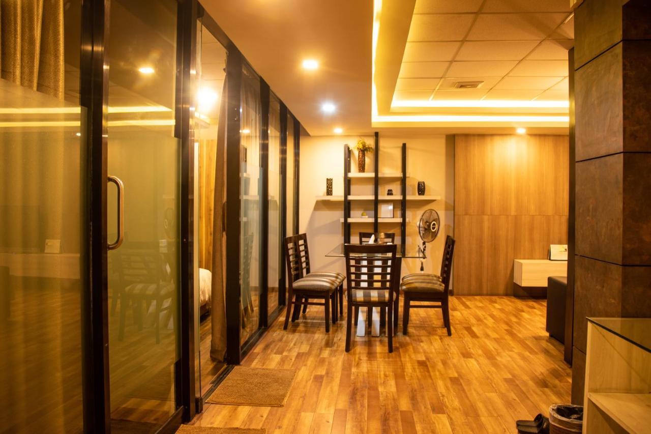 Classic Serviced Apartments Jawlakhel Esterno foto
