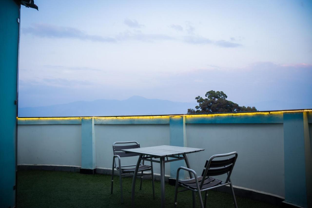 Classic Serviced Apartments Jawlakhel Esterno foto