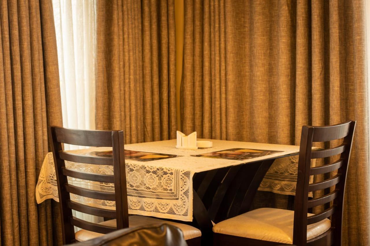 Classic Serviced Apartments Jawlakhel Esterno foto