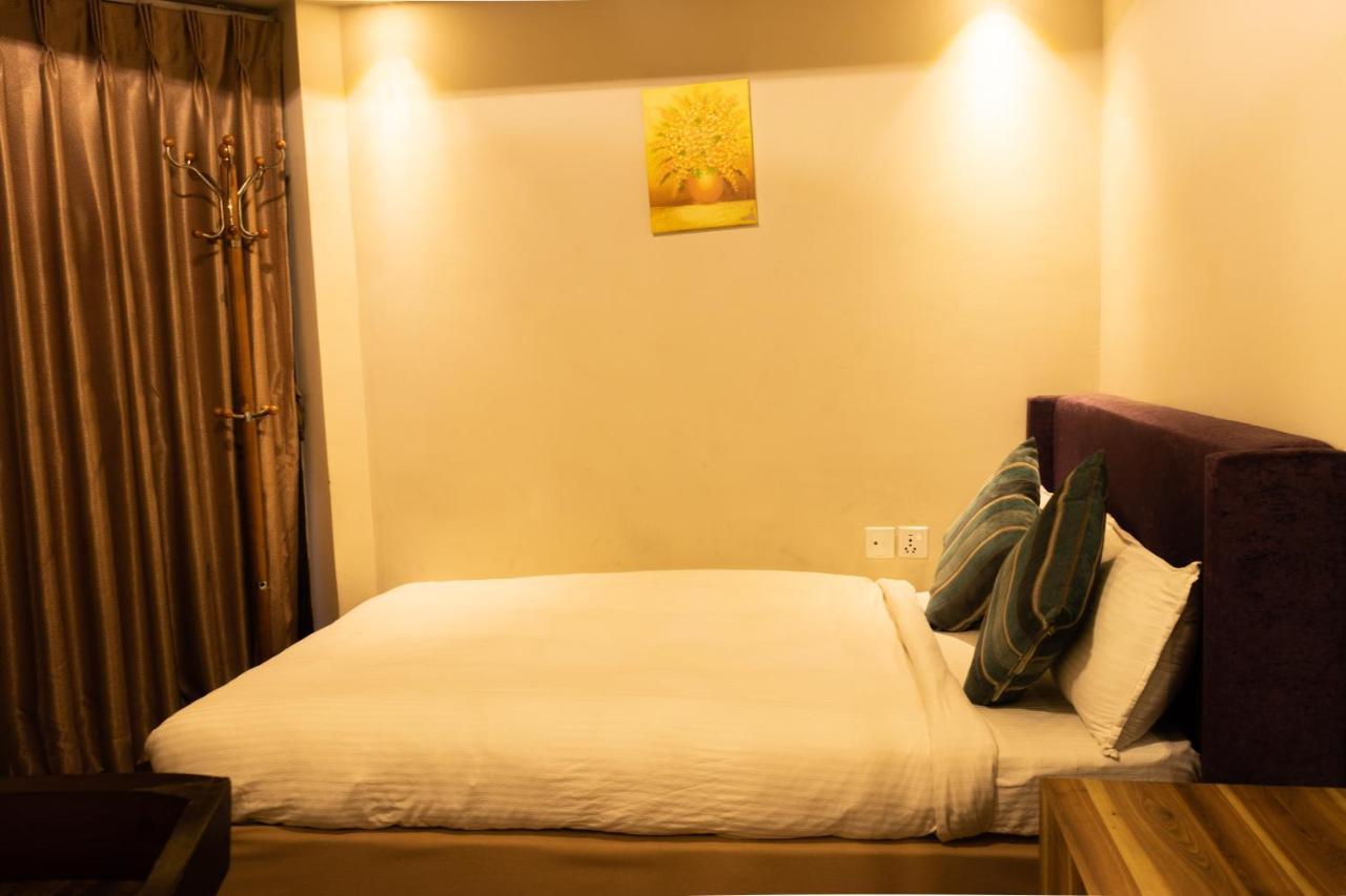 Classic Serviced Apartments Jawlakhel Esterno foto